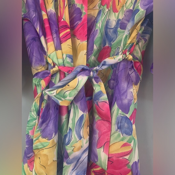 Romantic Moments Robe Bright Floral One Size Vintage Like New Long Ties … - Picture 2 of 12